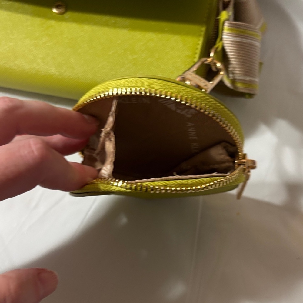 Anne Klein Vibrant Green Crossbody Bag - Picture 5 of 6